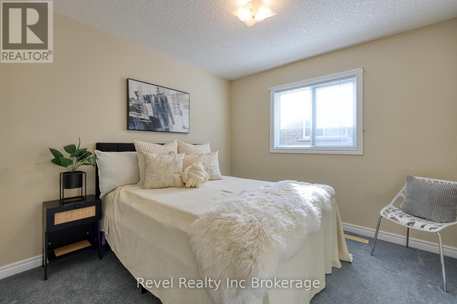 803 Stonegate Drive, Woodstock, Ontario  N4V 1H6 - Photo 25 - X12476008