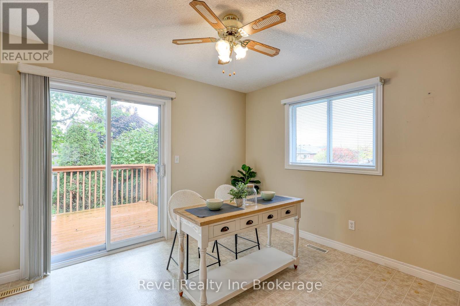 803 Stonegate Drive, Woodstock, Ontario  N4V 1H6 - Photo 23 - X12476008