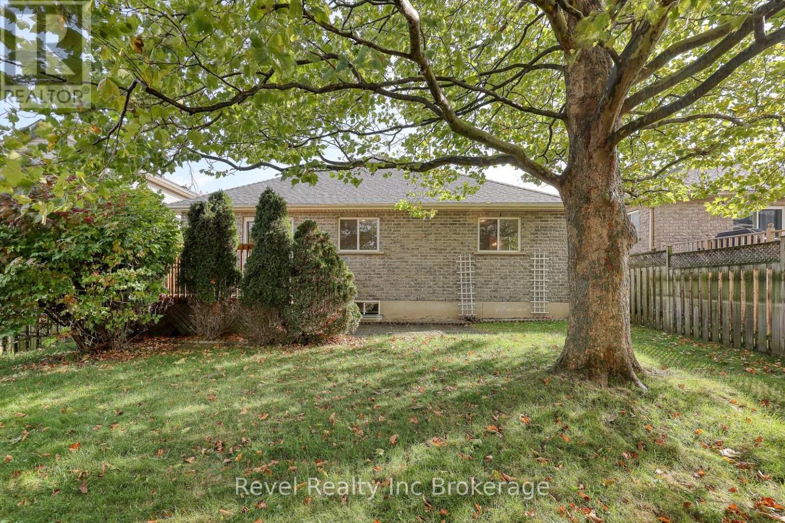 803 Stonegate Drive, Woodstock, Ontario  N4V 1H6 - Photo 37 - X12476008