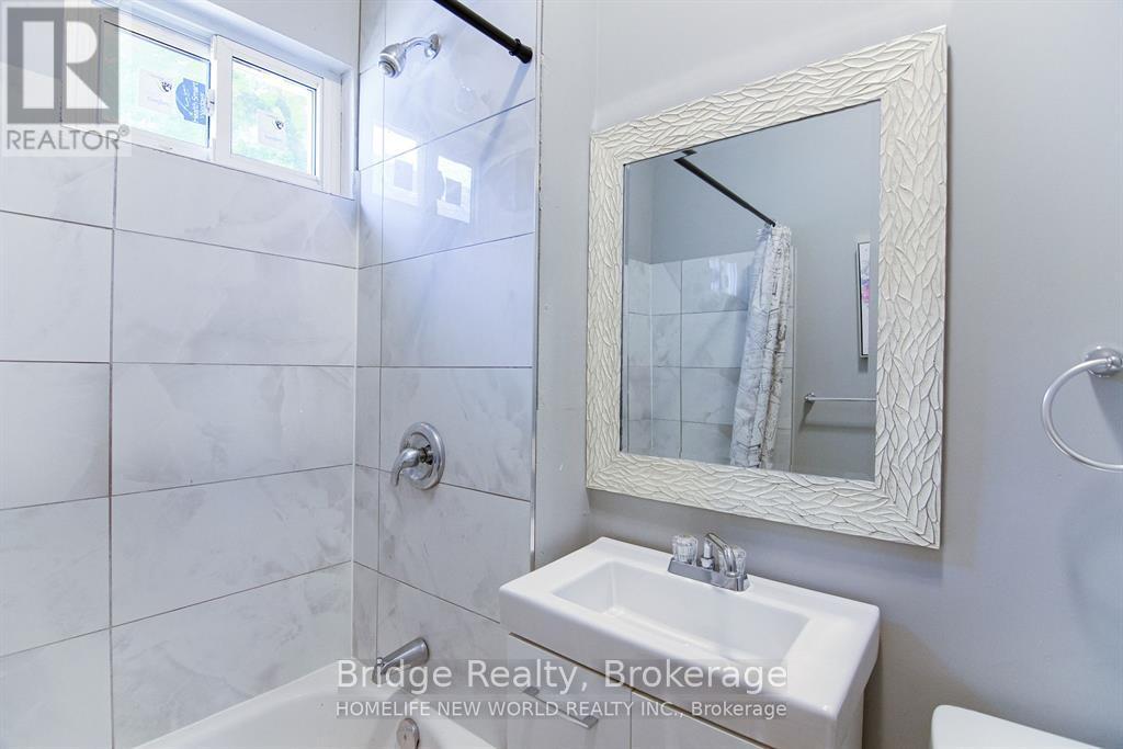 2-144 Adelaide Street N, London East, Ontario  N6B 3G8 - Photo 9 - X12476029