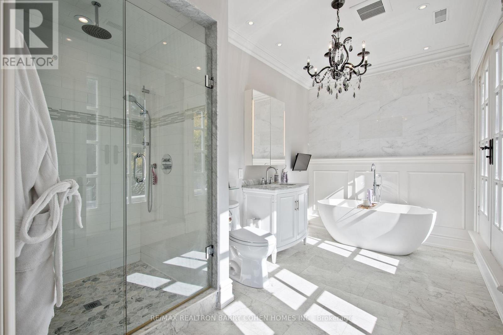 180 Sandringham Drive, Toronto, Ontario  M3H 1E3 - Photo 27 - C12476043