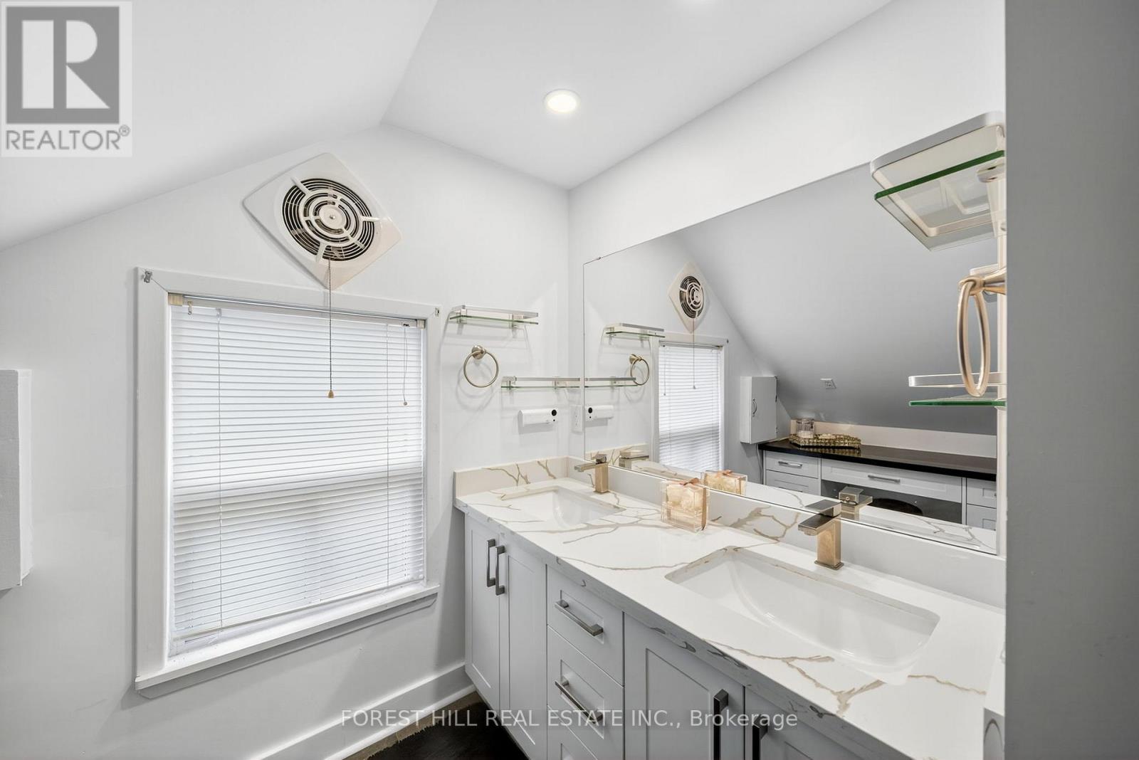 1031 Wisker Avenue, Innisfil, Ontario  L0L 1C0 - Photo 32 - N12475144