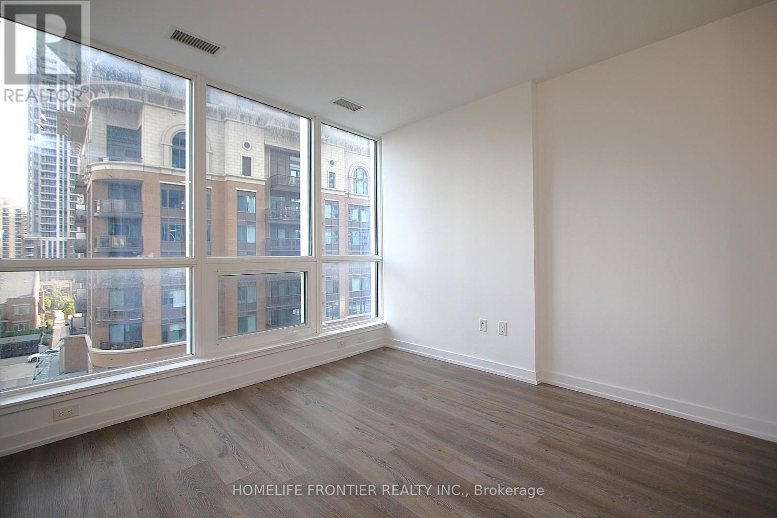 405 - 395 Square One Drive, Mississauga, Ontario  L5B 0P6 - Photo 8 - W12473467