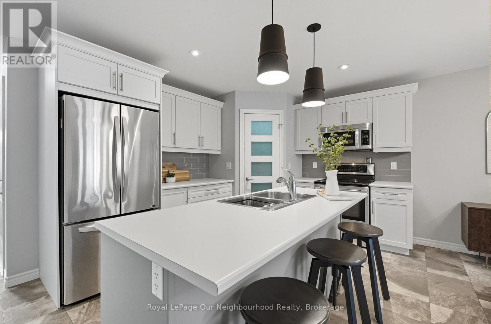 6 Mavis Way, Belleville, Ontario K8P 0G2 - Photo 5 - X12477921