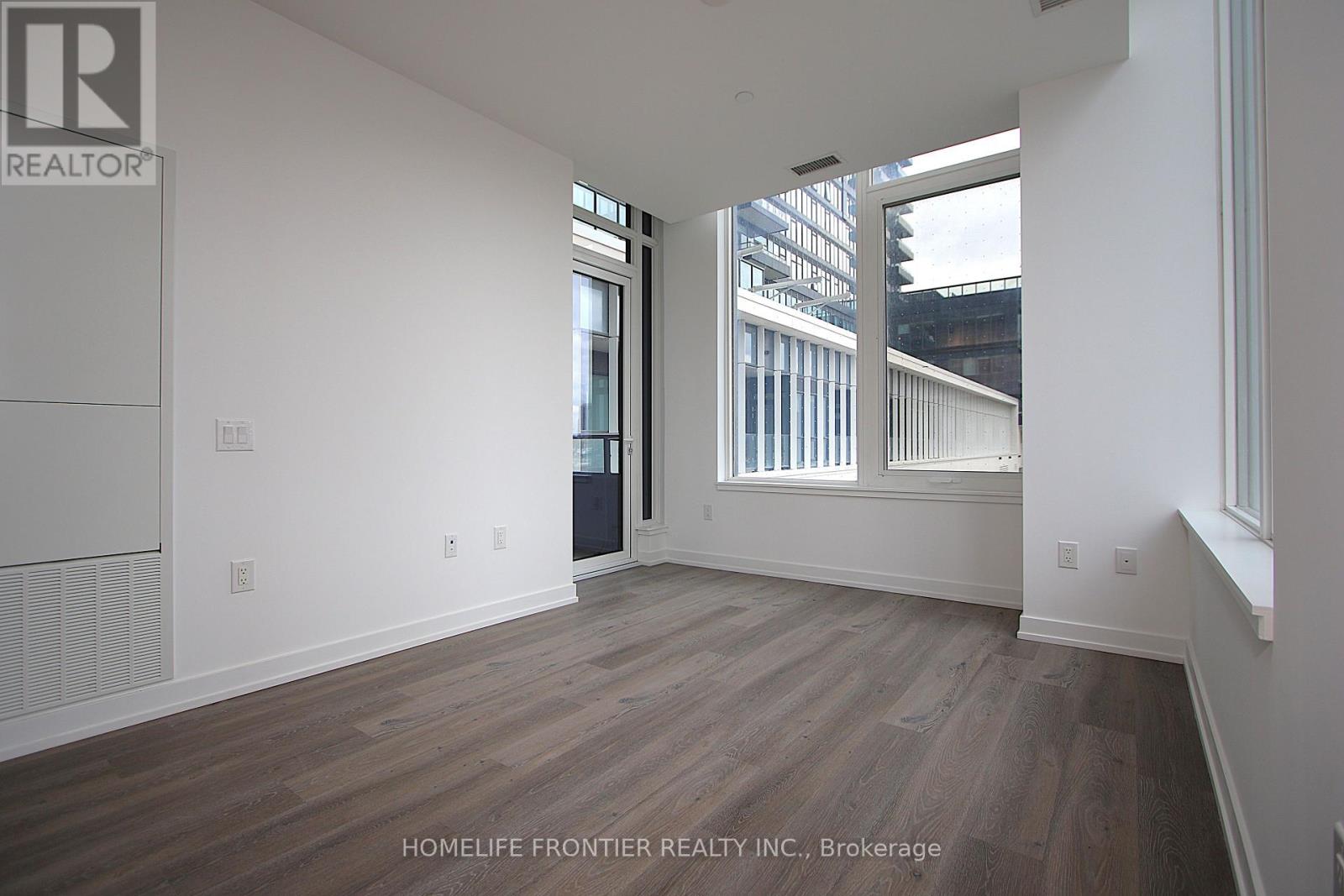 202 - 395 Square One Drive, Mississauga, Ontario  L5B 0P6 - Photo 6 - W12473406