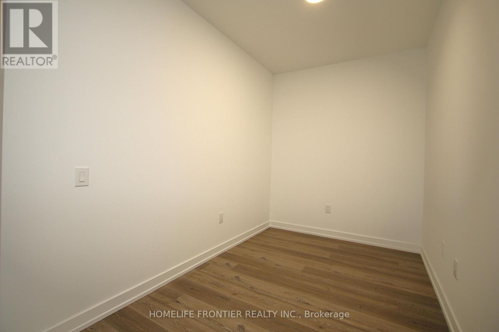 405 - 395 Square One Drive, Mississauga, Ontario  L5B 0P6 - Photo 9 - W12473467