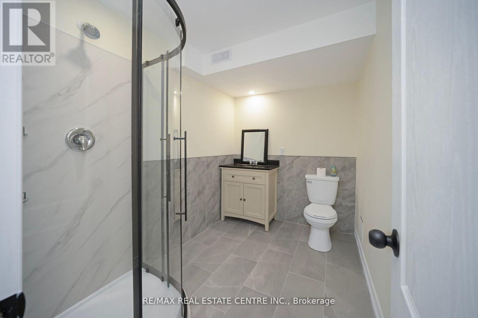Basement - 35 Madison Street, Brampton, Ontario  L6S 3C4 - Photo 10 - W12476018
