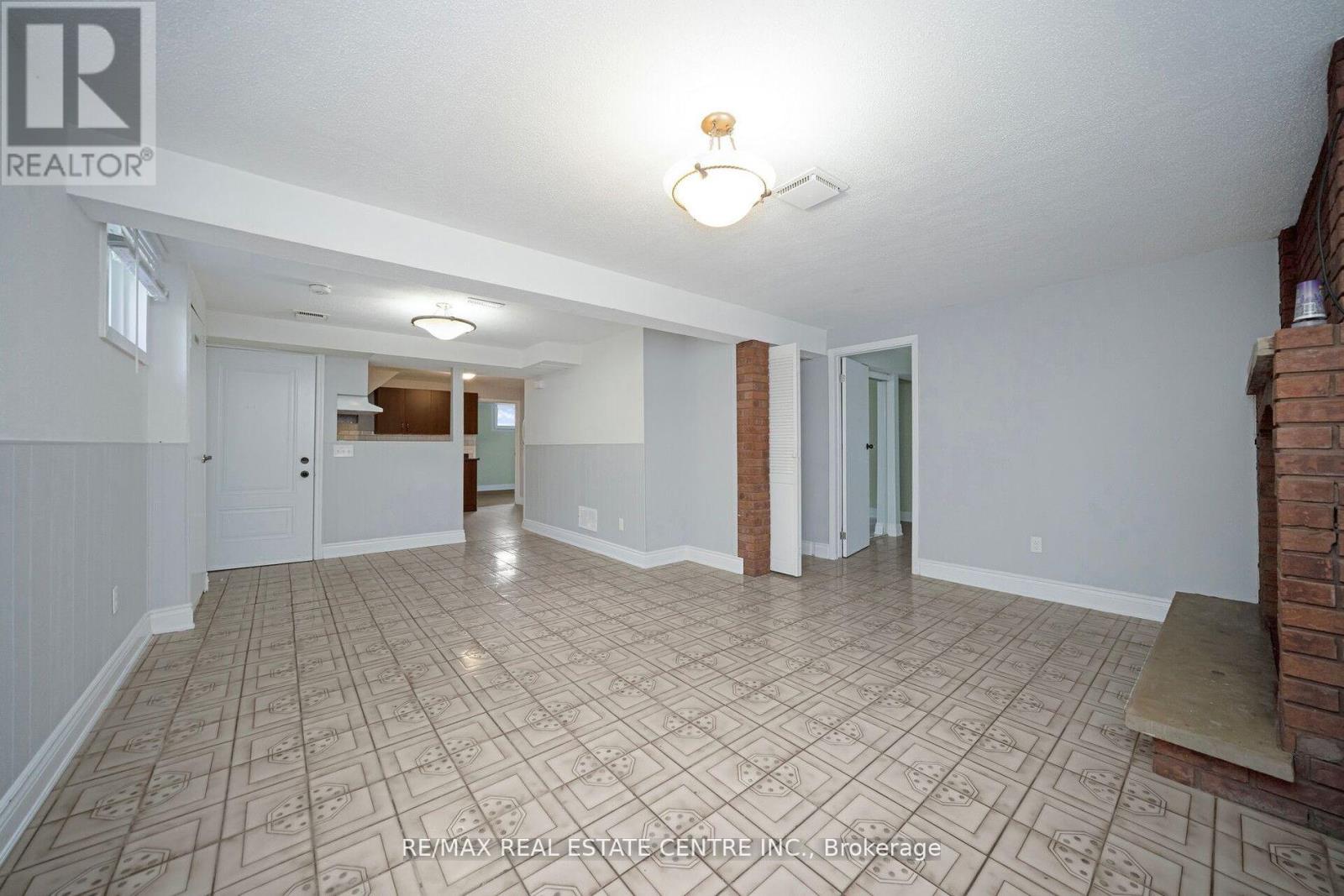 Basement - 35 Madison Street, Brampton, Ontario  L6S 3C4 - Photo 7 - W12476018