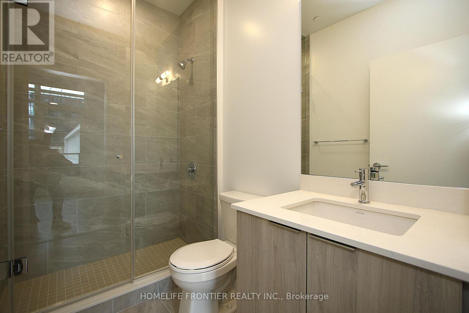202 - 395 Square One Drive, Mississauga, Ontario  L5B 0P6 - Photo 8 - W12473406