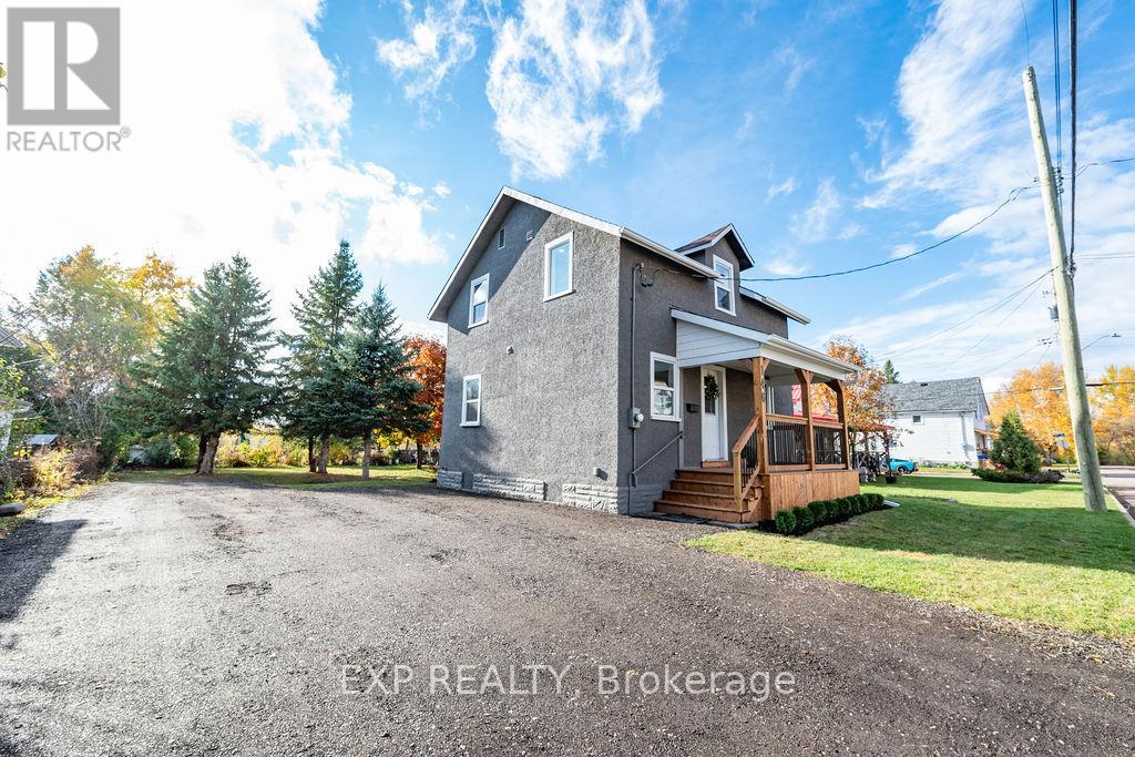 146 Blake Street, Renfrew, Ontario  K7V 2L2 - Photo 2 - X12477864
