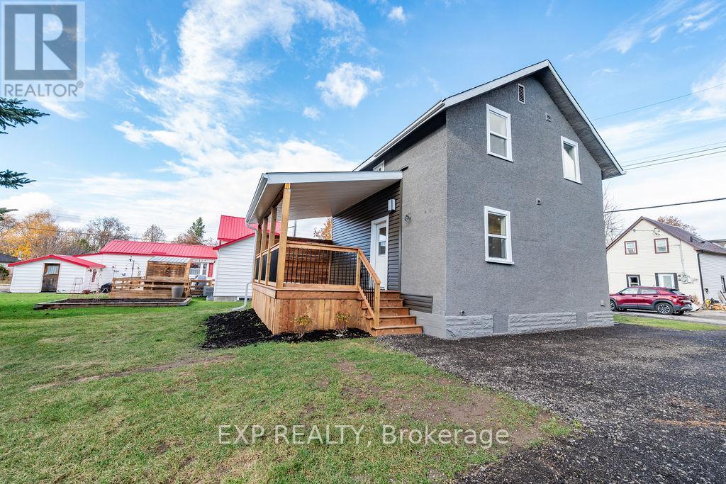 146 Blake Street, Renfrew, Ontario  K7V 2L2 - Photo 7 - X12477864