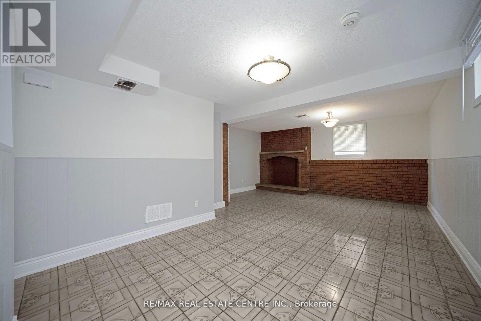 Basement - 35 Madison Street, Brampton, Ontario  L6S 3C4 - Photo 5 - W12476018