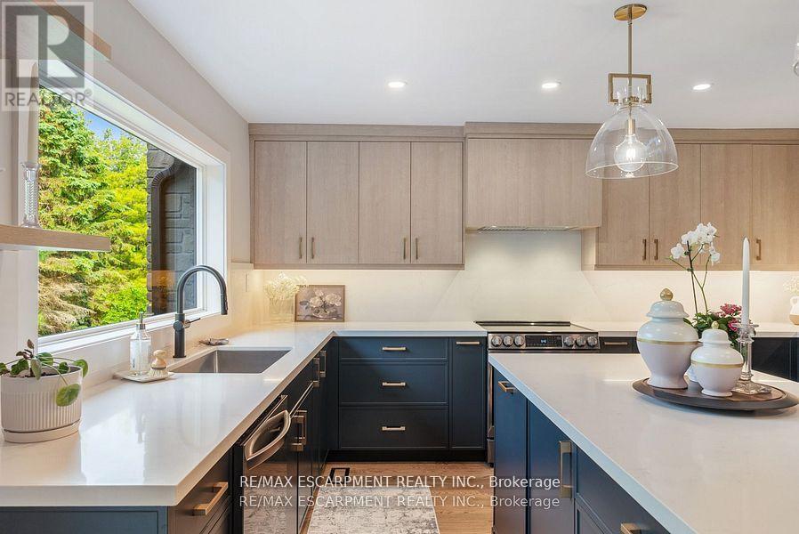 2038 15th Side Road, Milton, Ontario  L0P 1J0 - Photo 16 - W12476024