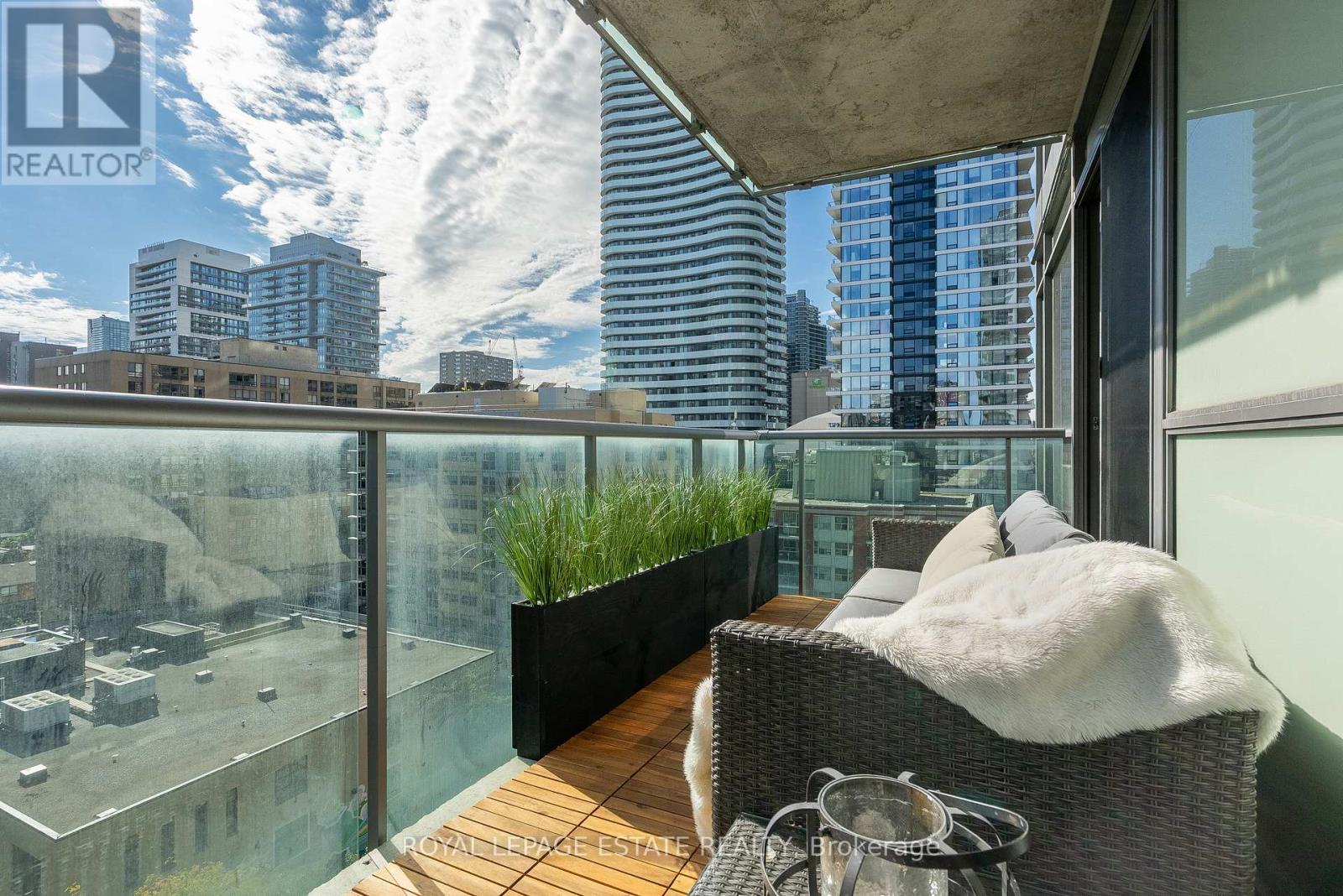 1003 - 281 Mutual Street, Toronto, Ontario  M4Y 3C4 - Photo 37 - C12476115