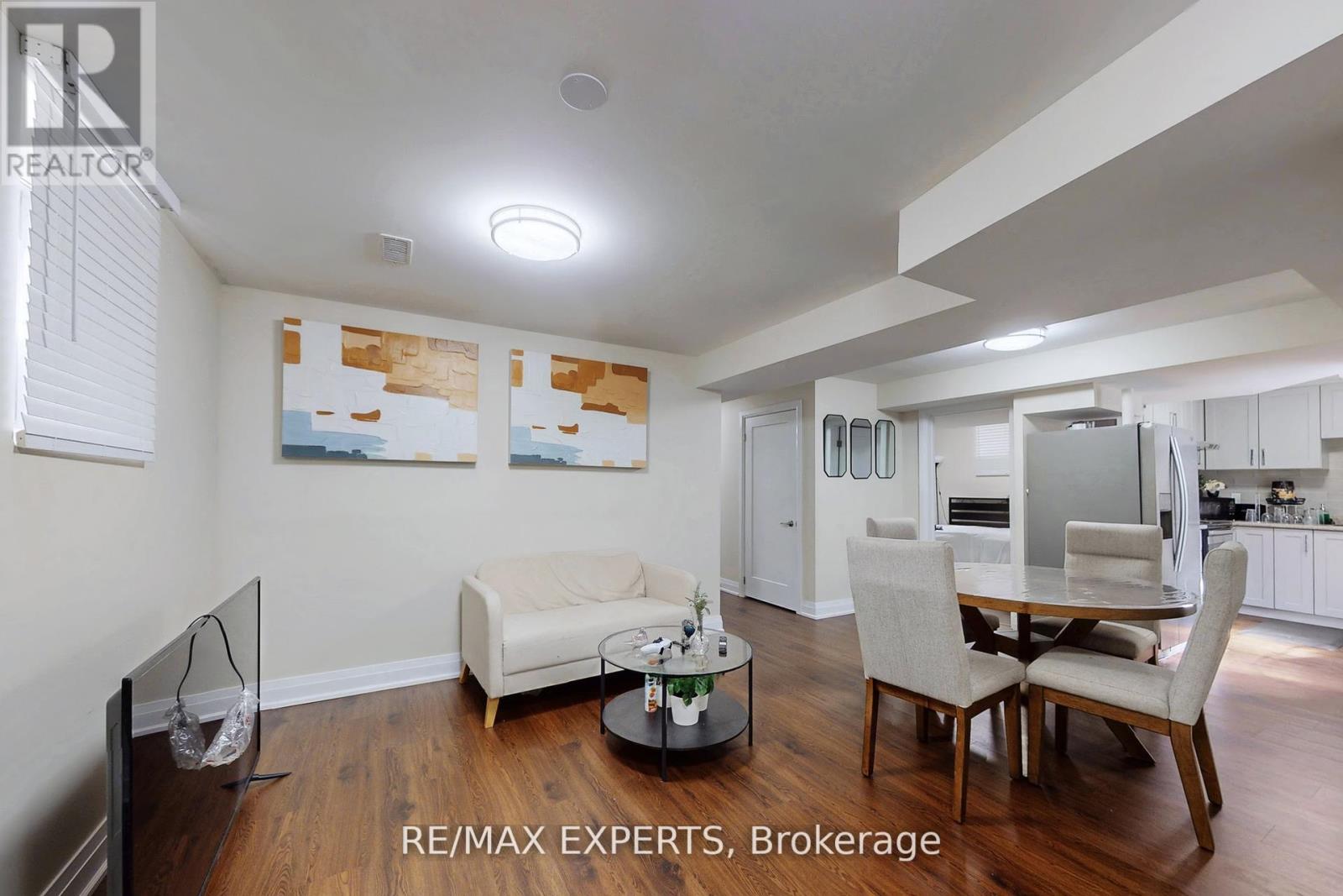 528 Fairview Road W, Mississauga, Ontario  L5B 3X1 - Photo 3 - W12476085