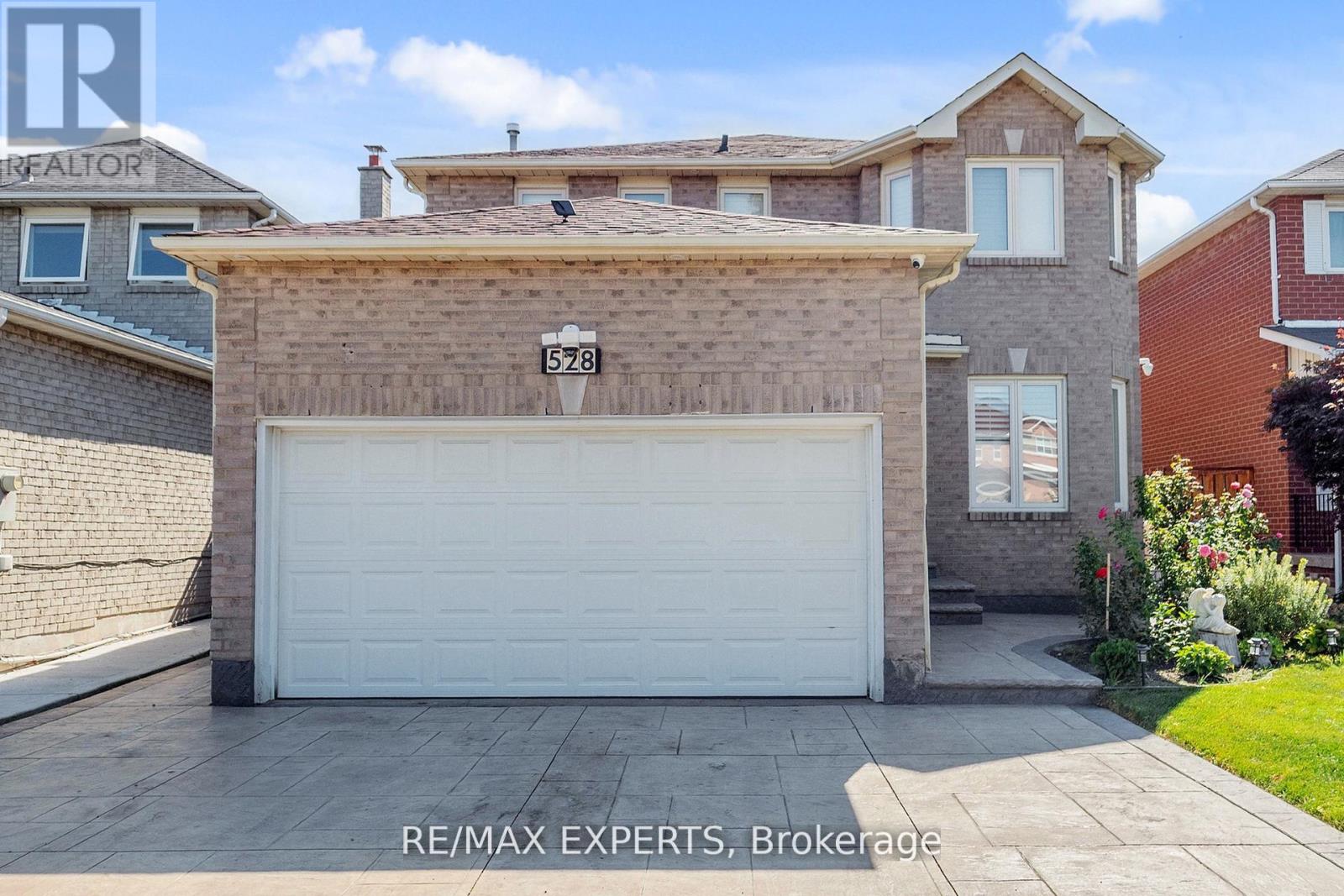 528 Fairview Road W, Mississauga, Ontario  L5B 3X1 - Photo 1 - W12476085