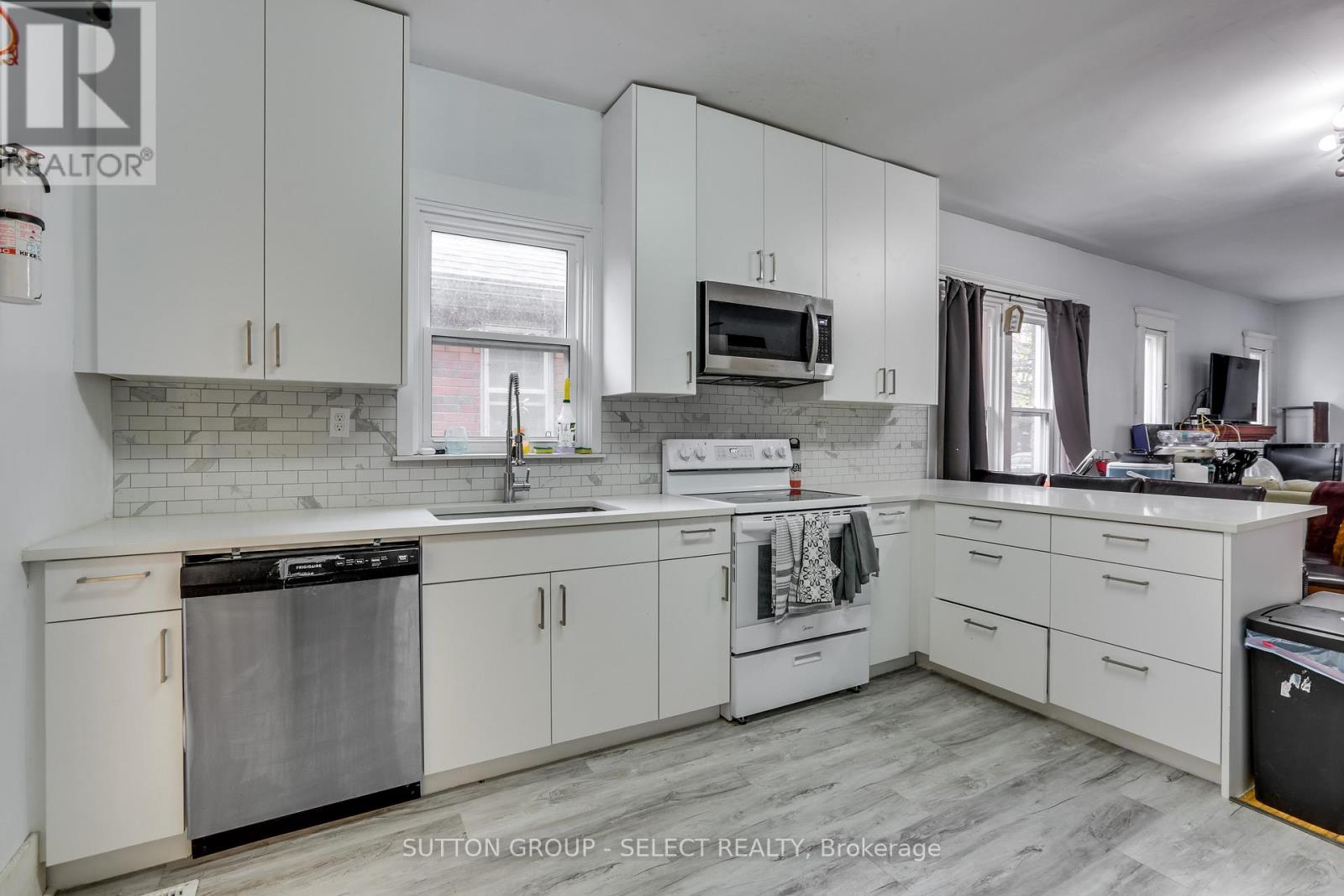 231 Raymond Avenue, London East, Ontario  N6A 2W1 - Photo 7 - X12477966