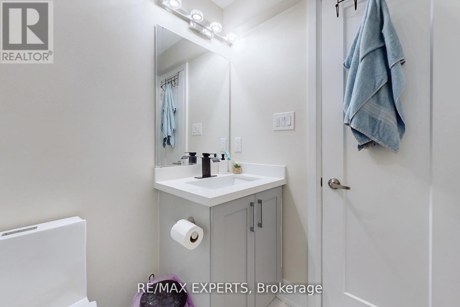 528 Fairview Road W, Mississauga, Ontario  L5B 3X1 - Photo 23 - W12476085