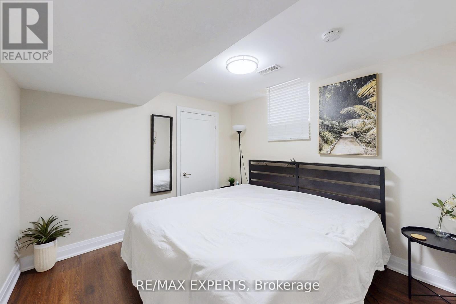 528 Fairview Road W, Mississauga, Ontario  L5B 3X1 - Photo 20 - W12476085