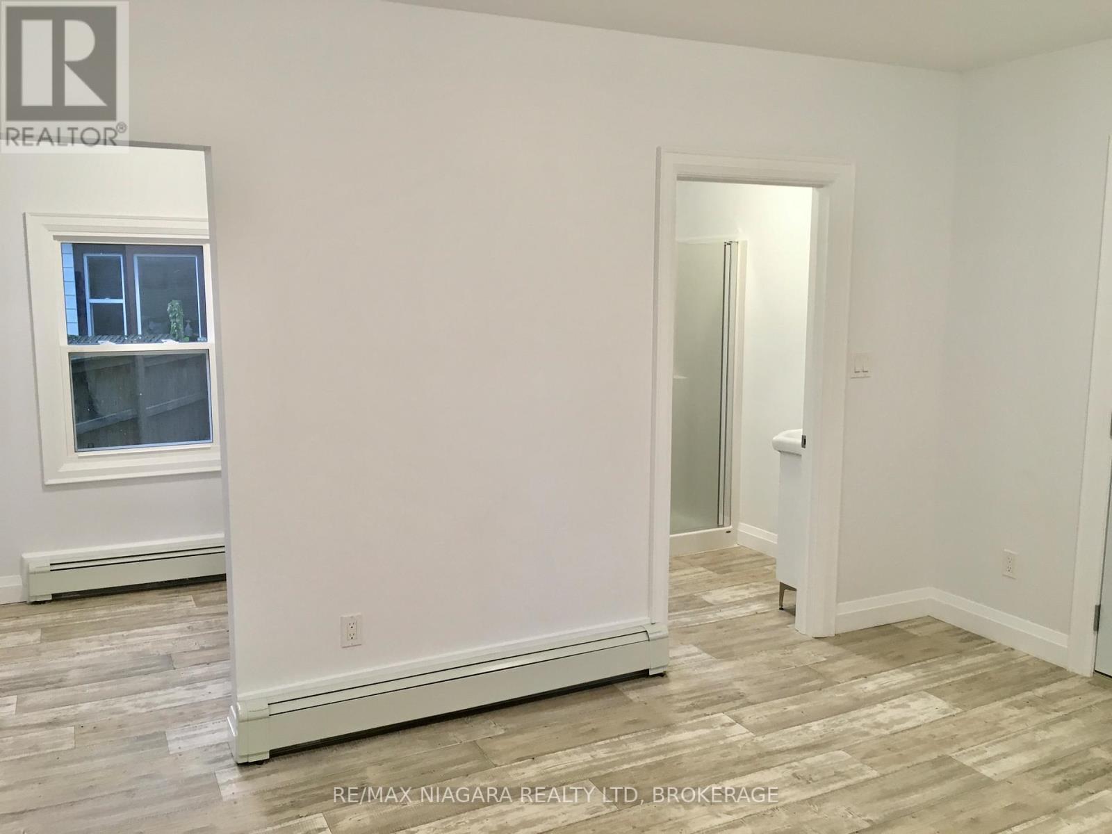 Rear Unit - 163 Welland Avenue, St. Catharines, Ontario  L2R 2N9 - Photo 26 - X12245949