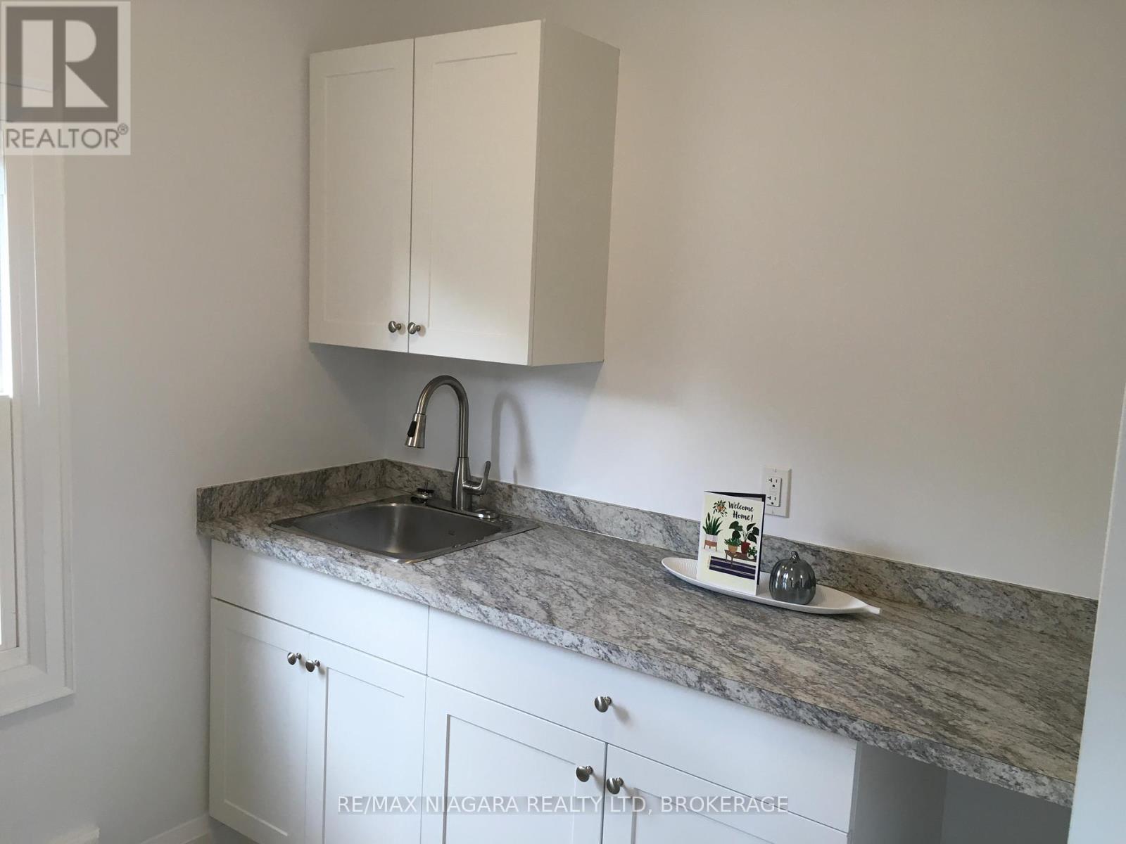 Rear Unit - 163 Welland Avenue, St. Catharines, Ontario  L2R 2N9 - Photo 22 - X12245949