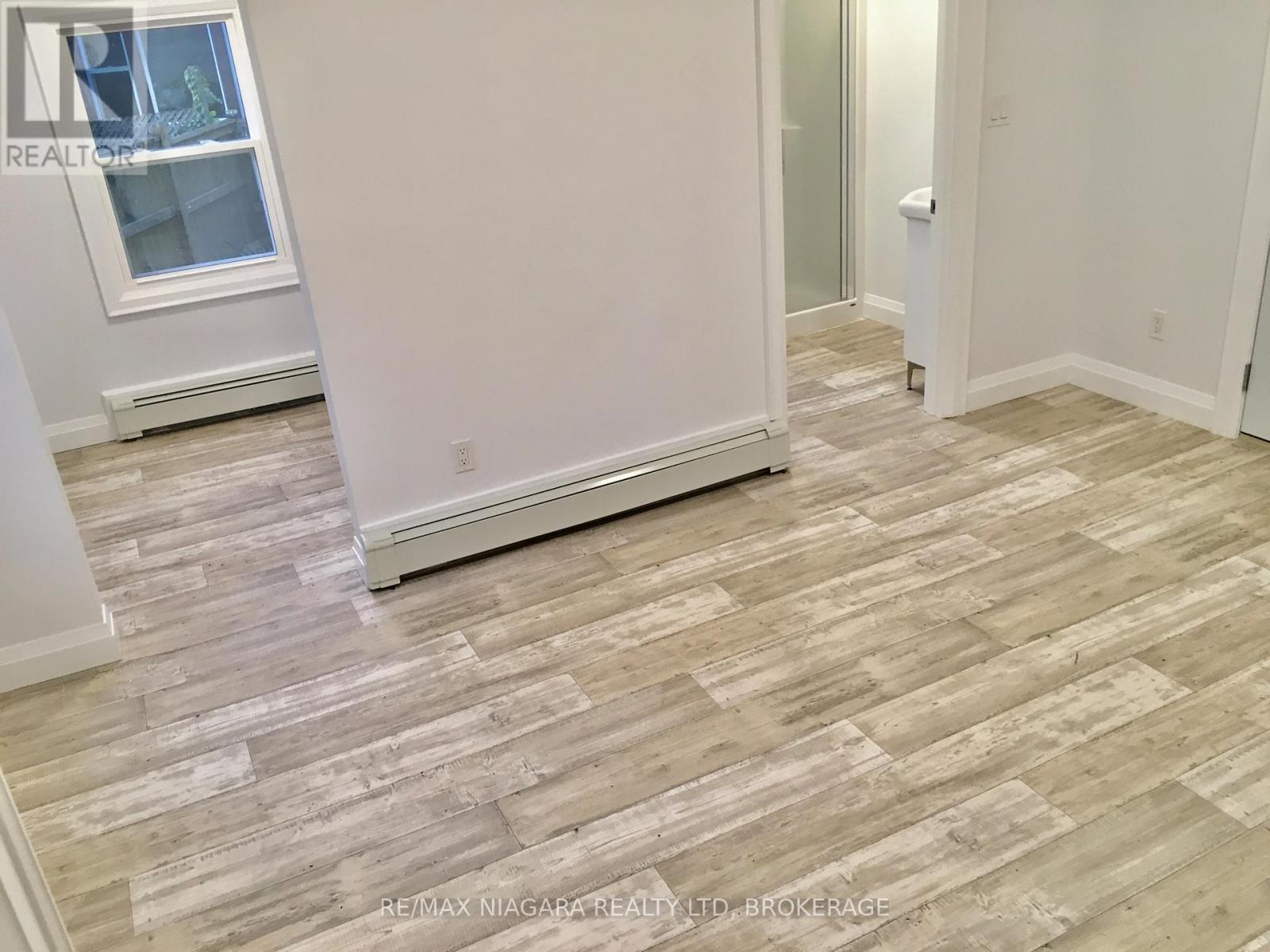 Rear Unit - 163 Welland Avenue, St. Catharines, Ontario  L2R 2N9 - Photo 25 - X12245949