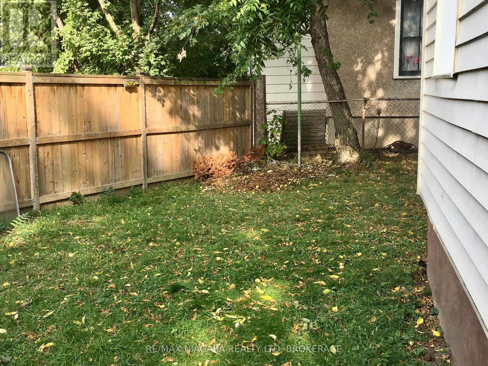 Rear Unit - 163 Welland Avenue, St. Catharines, Ontario  L2R 2N9 - Photo 40 - X12245949