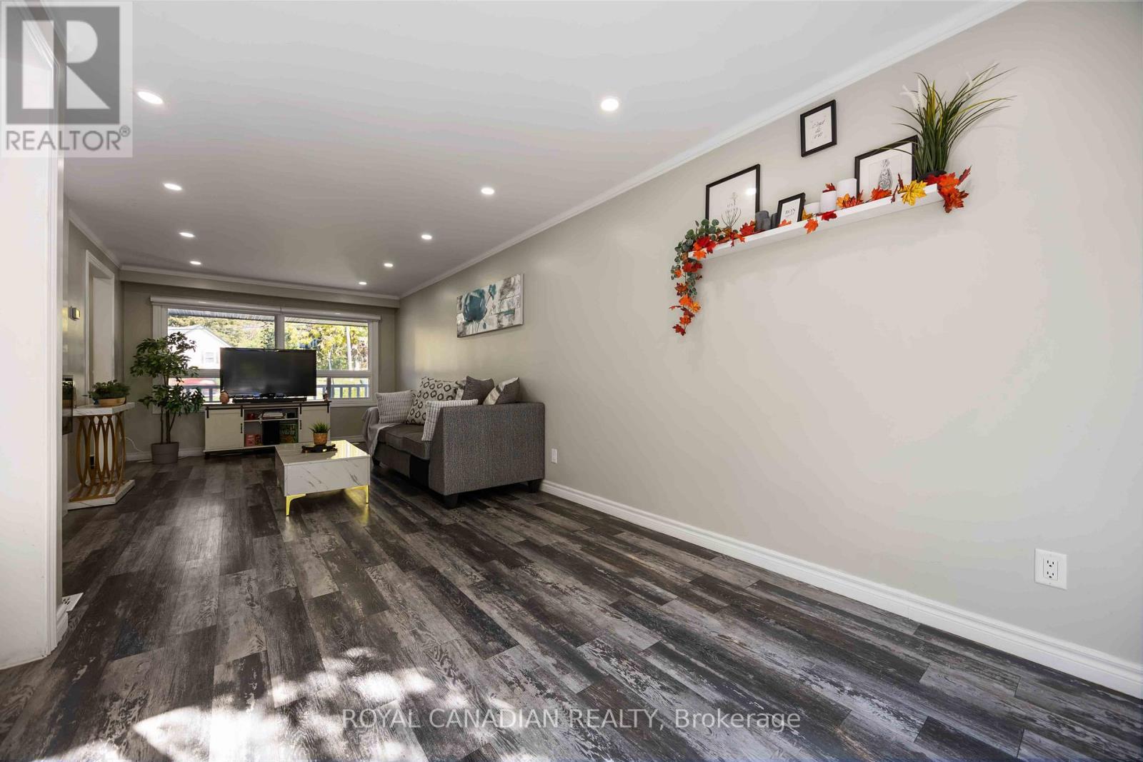 1057 King Street E, Oshawa, Ontario L1H 1H6 - Photo 10 - E12470316