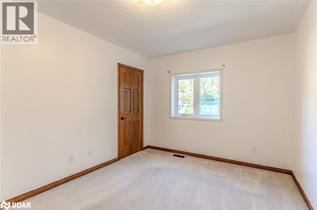 36 Kempenfelt Drive, Barrie, Ontario  L4M 1B9 - Photo 11 - 40781413