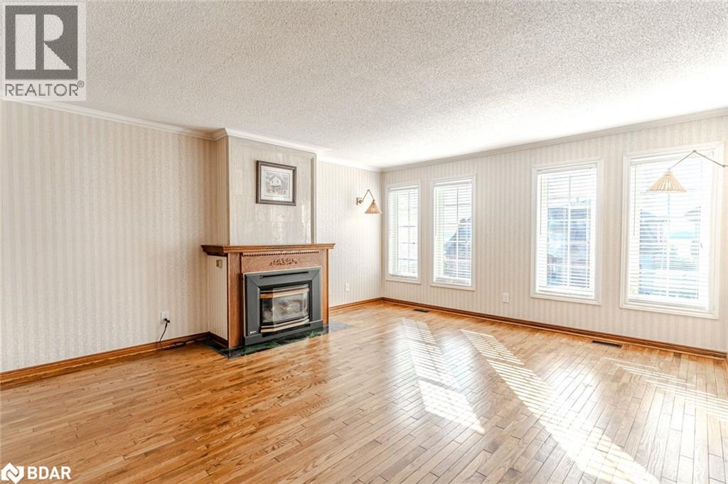 36 Kempenfelt Drive, Barrie, Ontario  L4M 1B9 - Photo 4 - 40781413