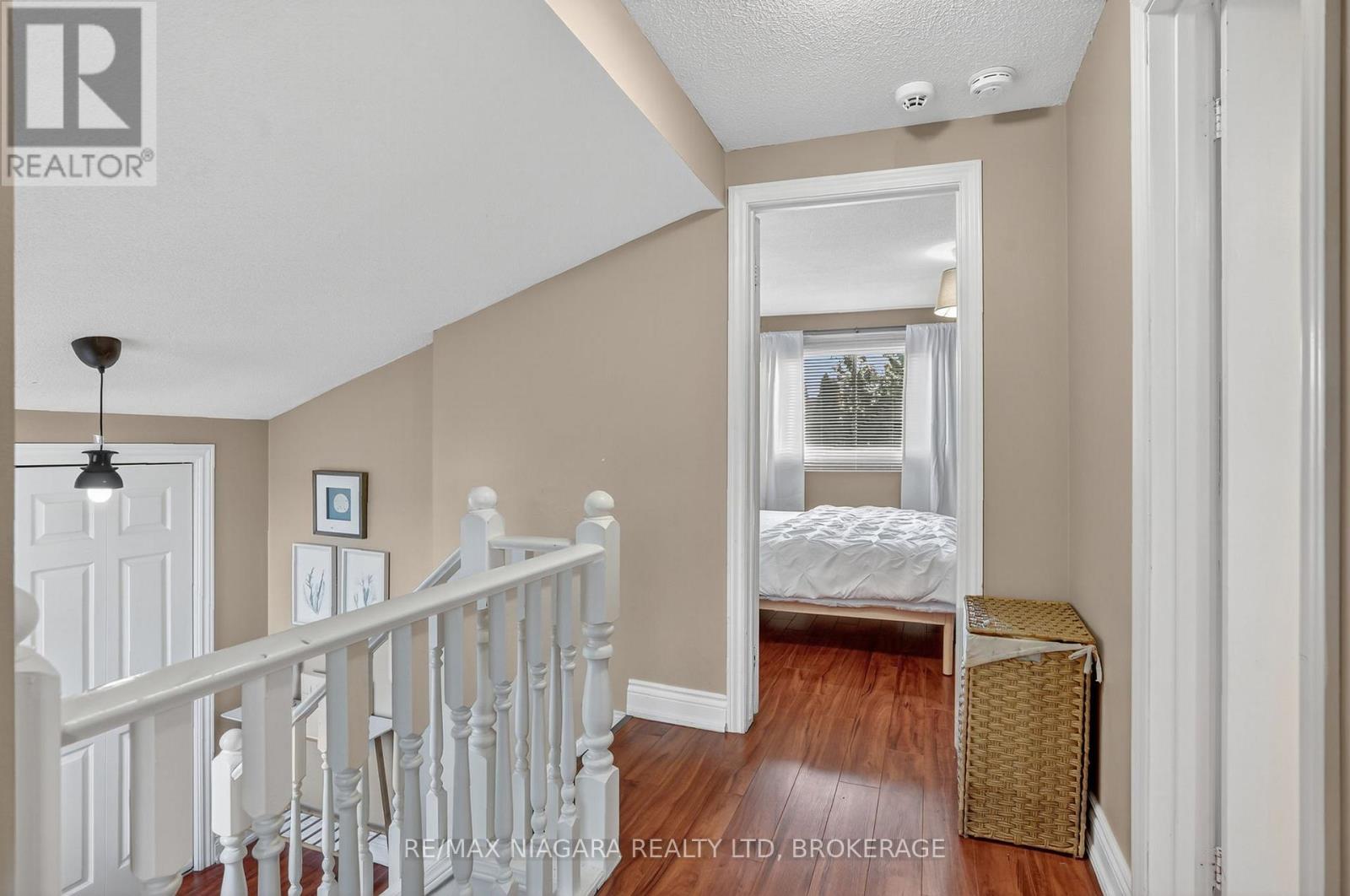 29 Baxter Crescent, Thorold (Confederation Heights), Ontario  L2Z 4S1 - Photo 18 - X12476074