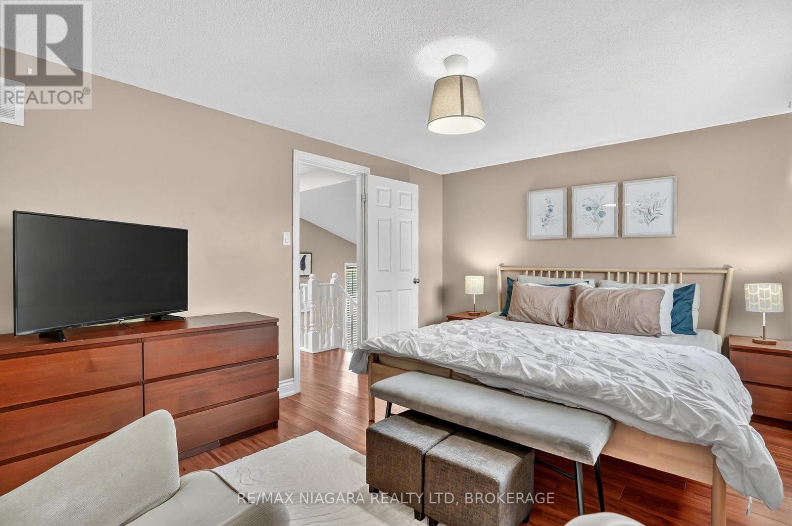 29 Baxter Crescent, Thorold (Confederation Heights), Ontario  L2Z 4S1 - Photo 27 - X12476074