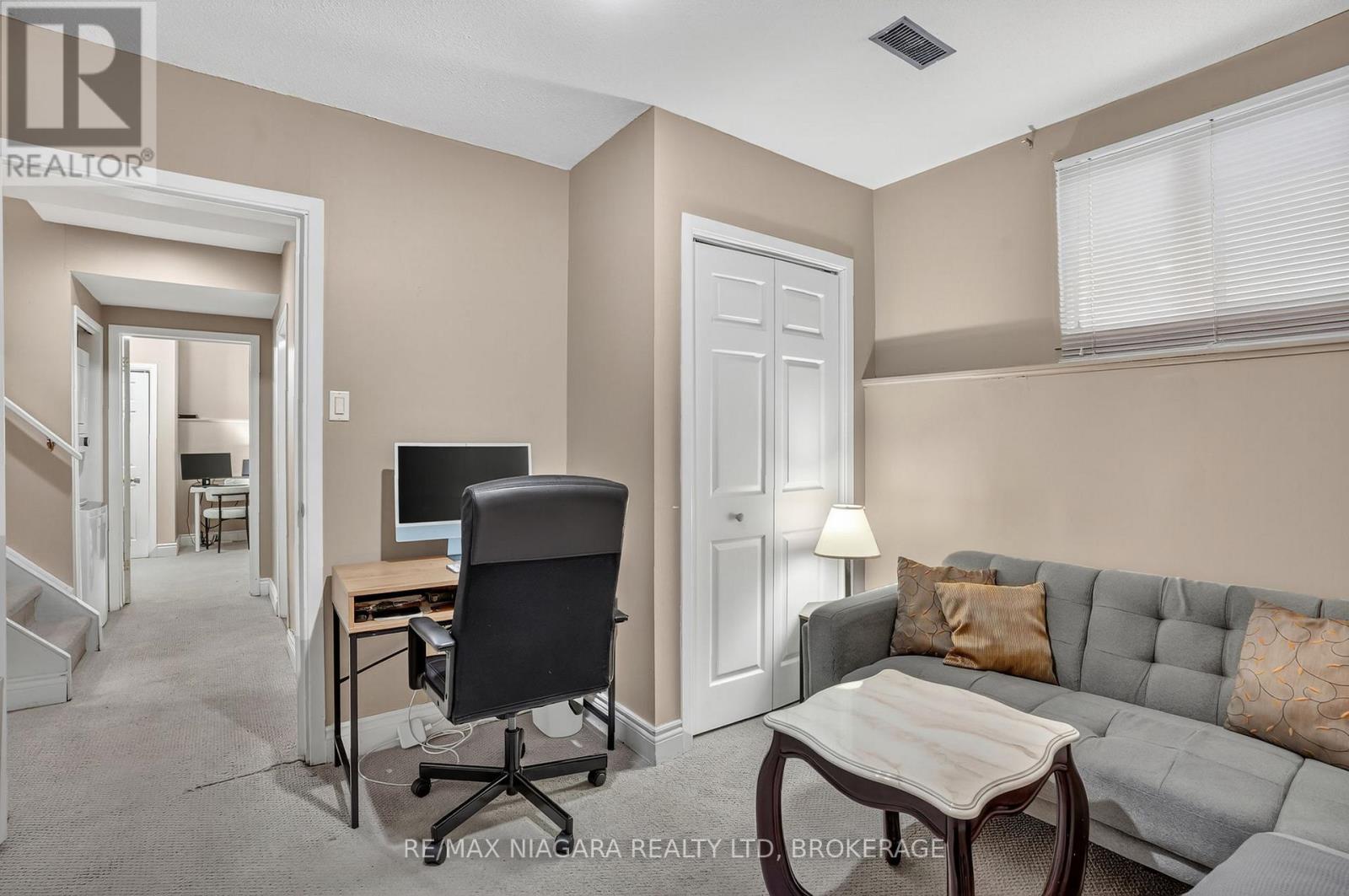 29 Baxter Crescent, Thorold (Confederation Heights), Ontario  L2Z 4S1 - Photo 32 - X12476074