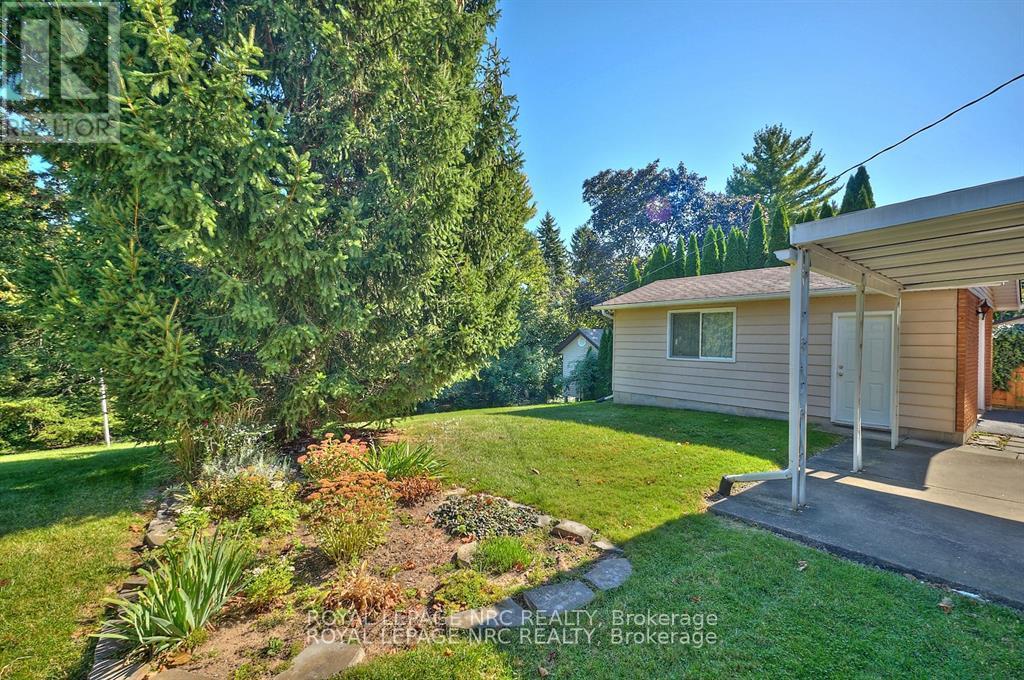 8 Lasalle Drive, St. Catharines, Ontario  L2M 2E4 - Photo 7 - X12476156