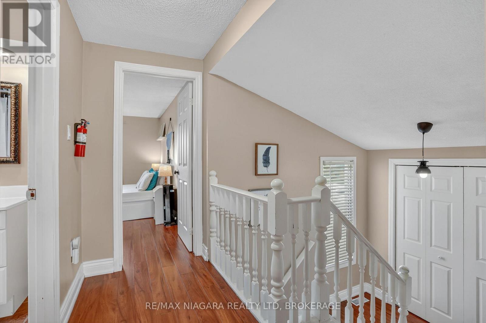 29 Baxter Crescent, Thorold (Confederation Heights), Ontario  L2Z 4S1 - Photo 19 - X12476074