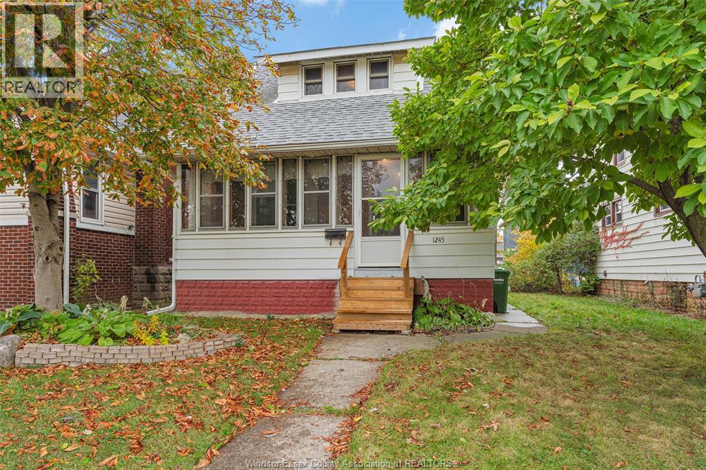 MLS# 25026965: 1245 GILES BOULEVARD East, Windsor, Canada