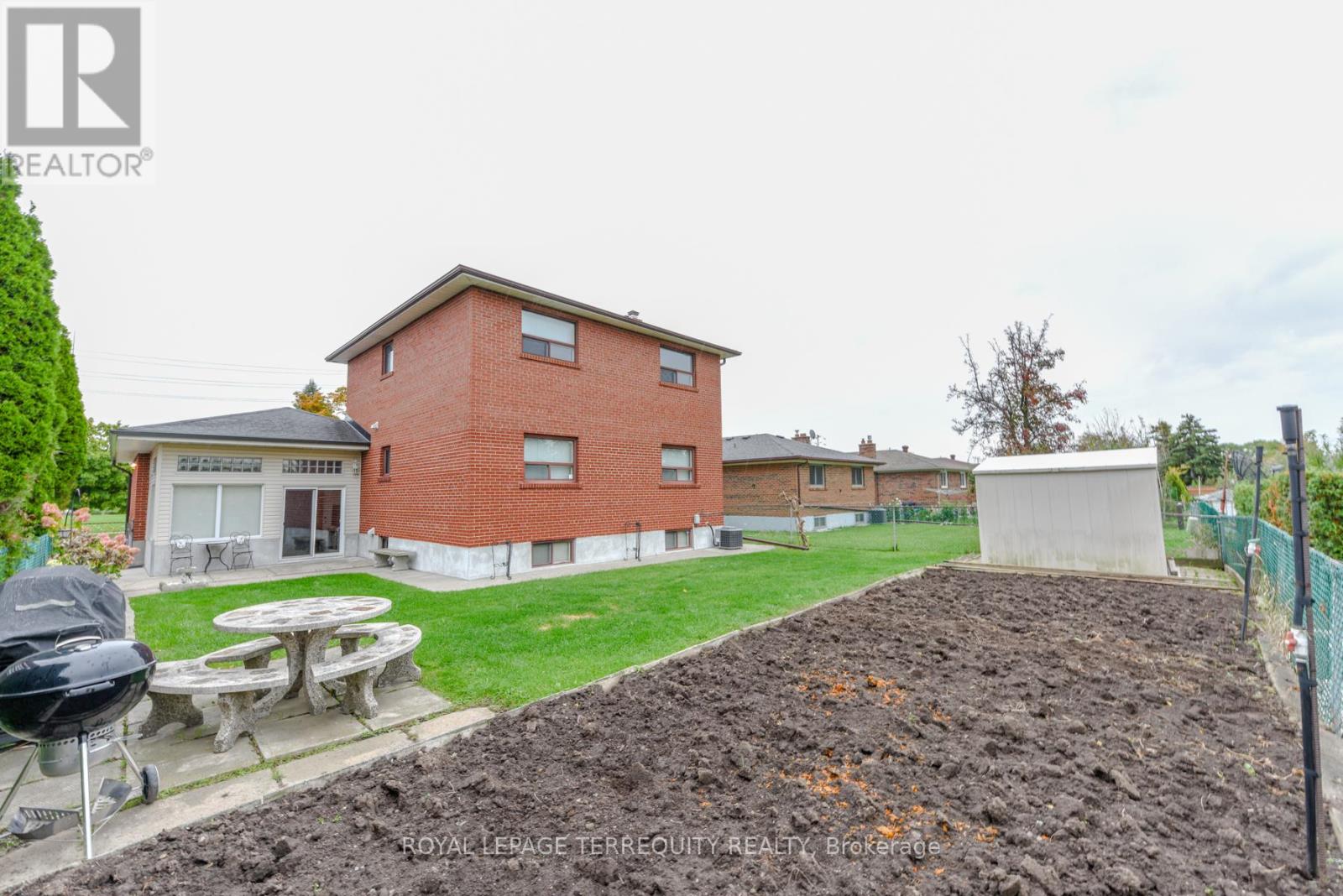 94 Melbert Road, Toronto, Ontario  M9C 3R1 - Photo 5 - W12476147