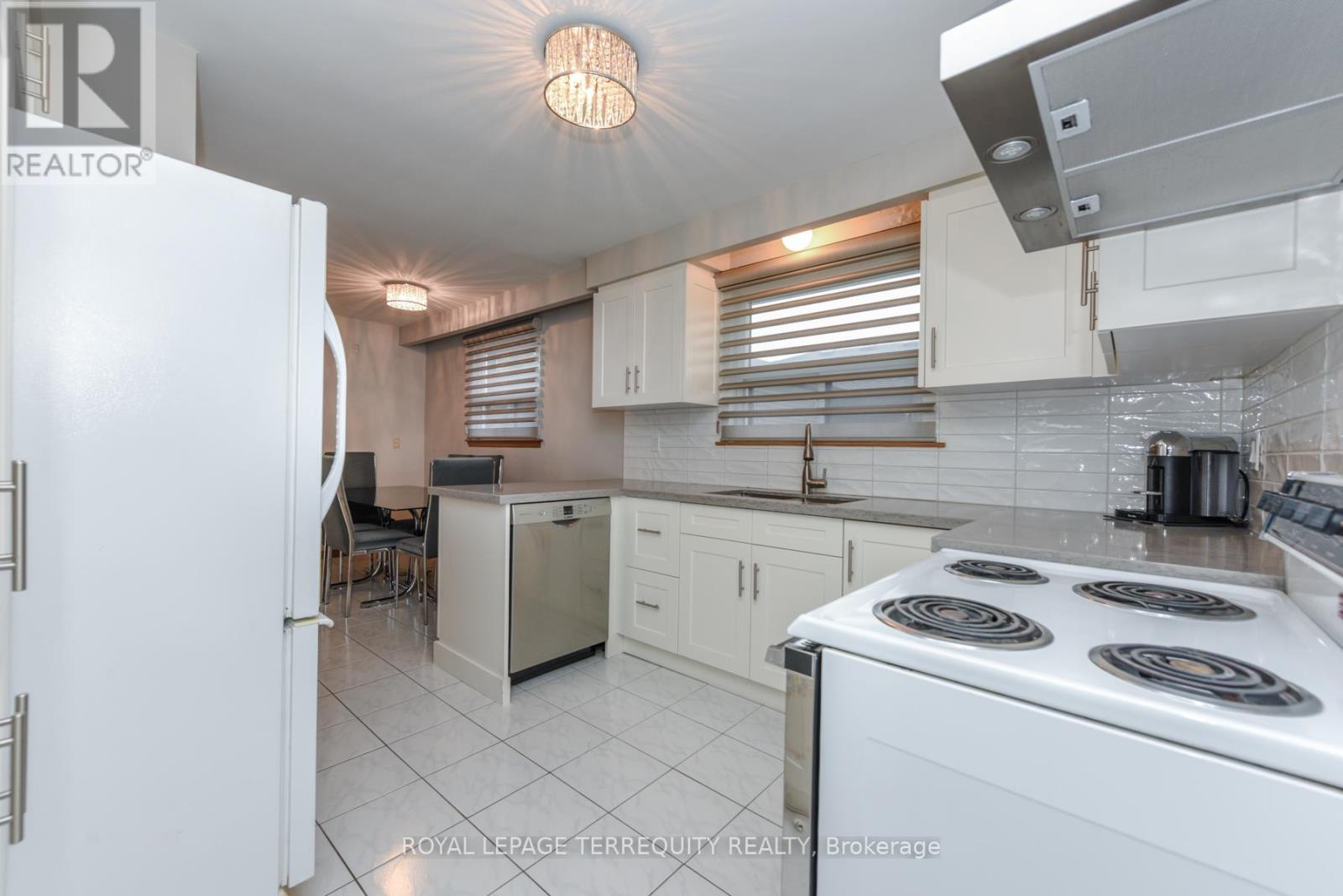 94 Melbert Road, Toronto, Ontario  M9C 3R1 - Photo 7 - W12476147