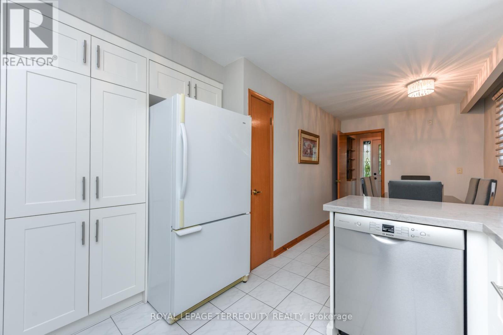 94 Melbert Road, Toronto, Ontario  M9C 3R1 - Photo 8 - W12476147