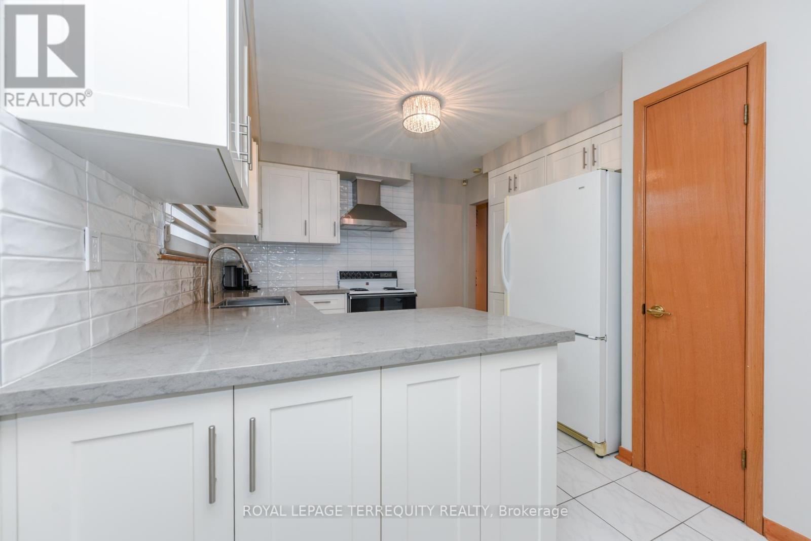 94 Melbert Road, Toronto, Ontario  M9C 3R1 - Photo 12 - W12476147