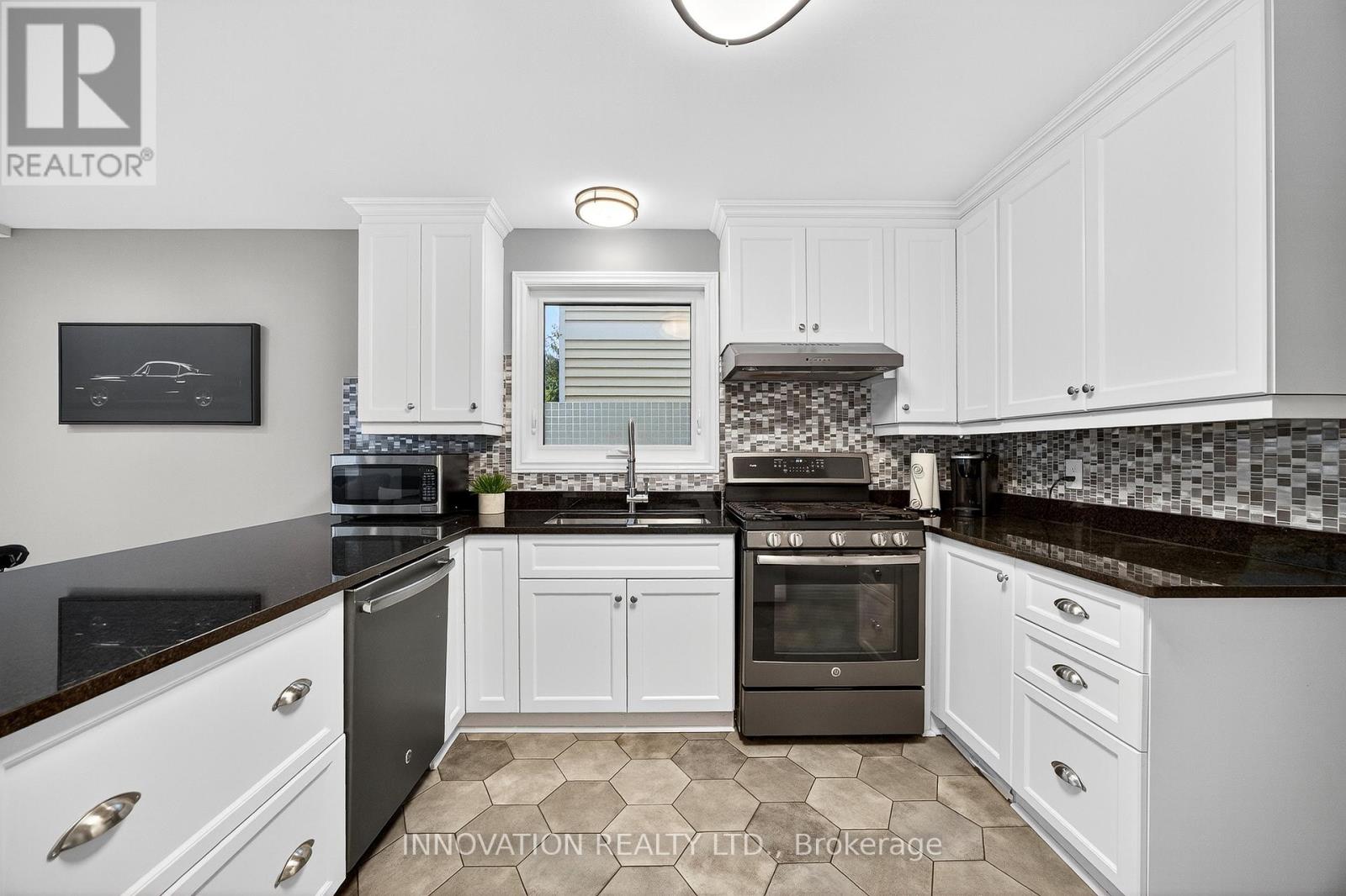 7 Hyannis Avenue, Ottawa, Ontario  K2J 3H9 - Photo 11 - X12477930