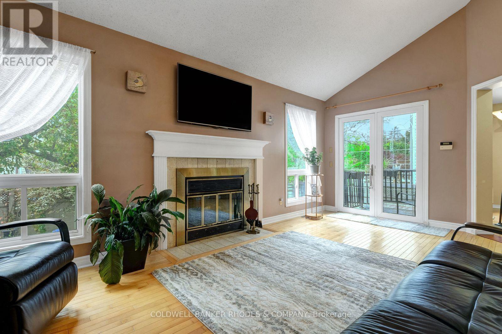 12 Bramblegrove Crescent, Ottawa, Ontario  K1T 3G3 - Photo 13 - X12477961
