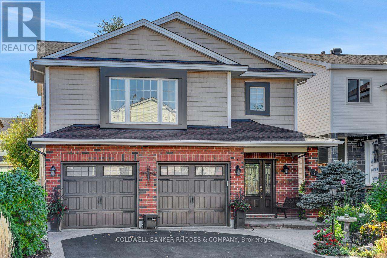12 Bramblegrove Crescent, Ottawa, Ontario  K1T 3G3 - Photo 2 - X12477961