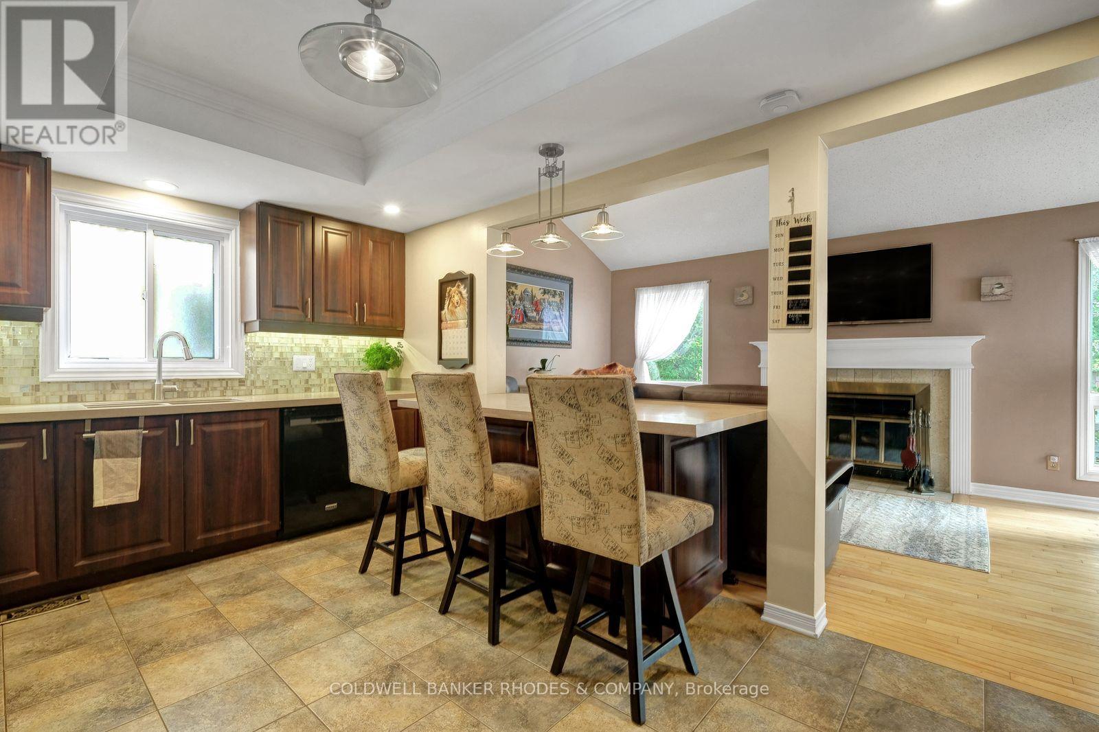 12 Bramblegrove Crescent, Ottawa, Ontario  K1T 3G3 - Photo 20 - X12477961