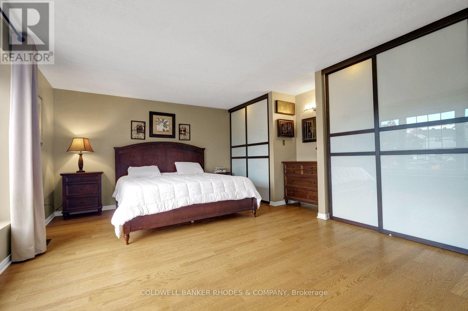 12 Bramblegrove Crescent, Ottawa, Ontario  K1T 3G3 - Photo 24 - X12477961
