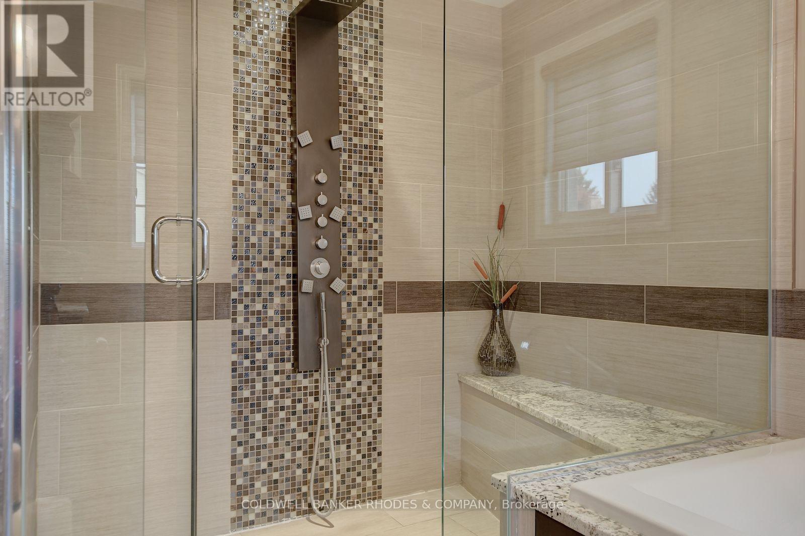12 Bramblegrove Crescent, Ottawa, Ontario  K1T 3G3 - Photo 27 - X12477961