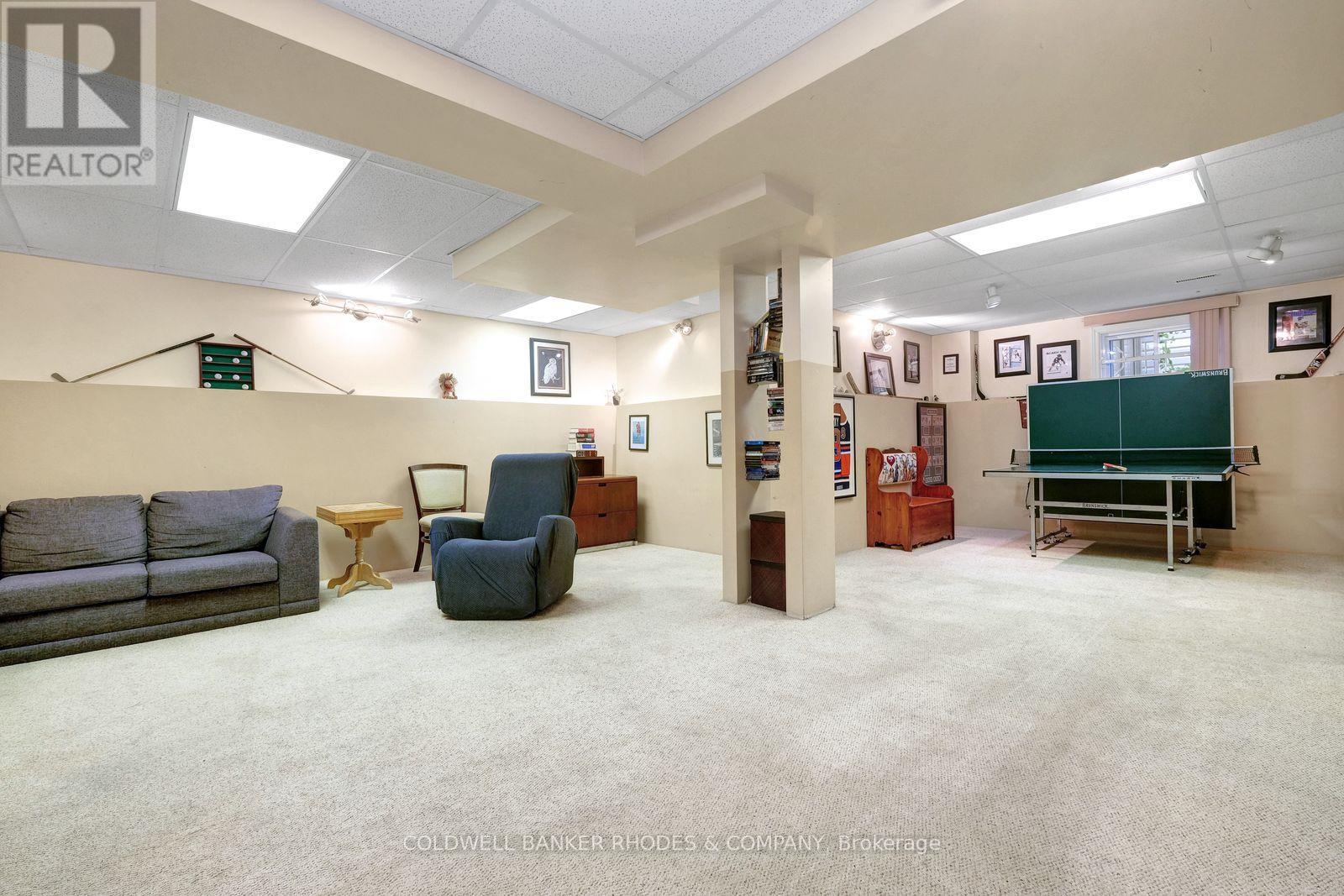 12 Bramblegrove Crescent, Ottawa, Ontario  K1T 3G3 - Photo 32 - X12477961