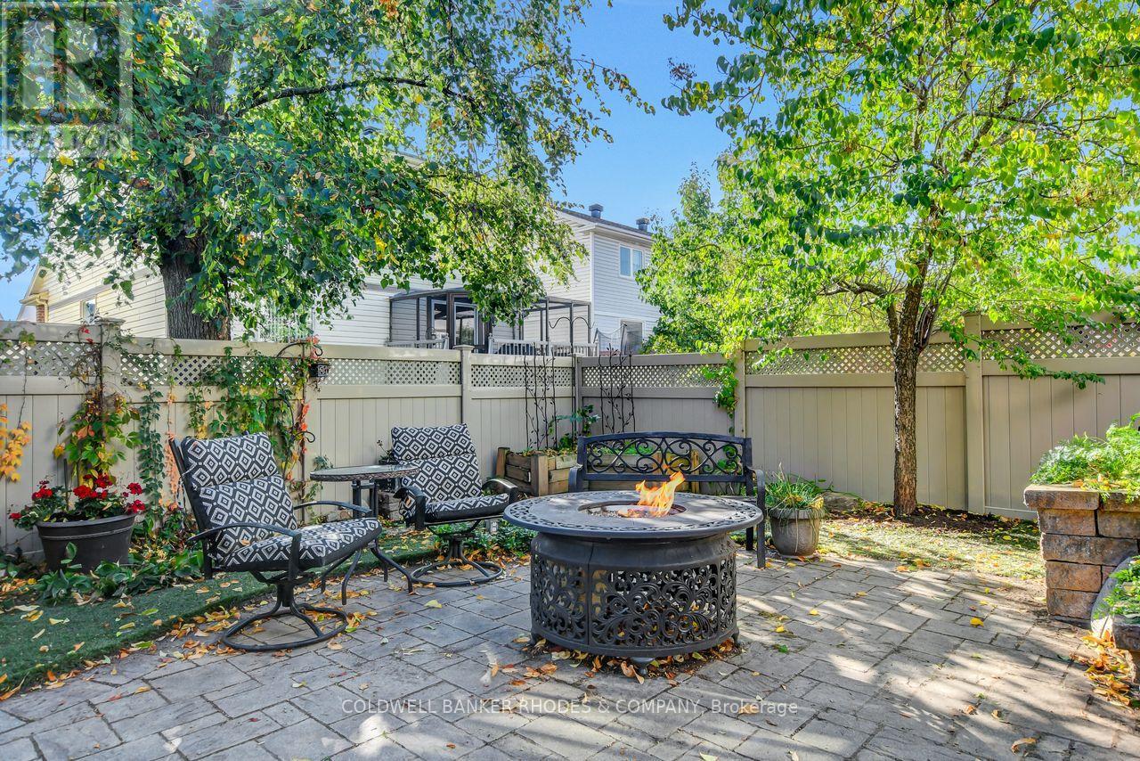 12 Bramblegrove Crescent, Ottawa, Ontario  K1T 3G3 - Photo 35 - X12477961