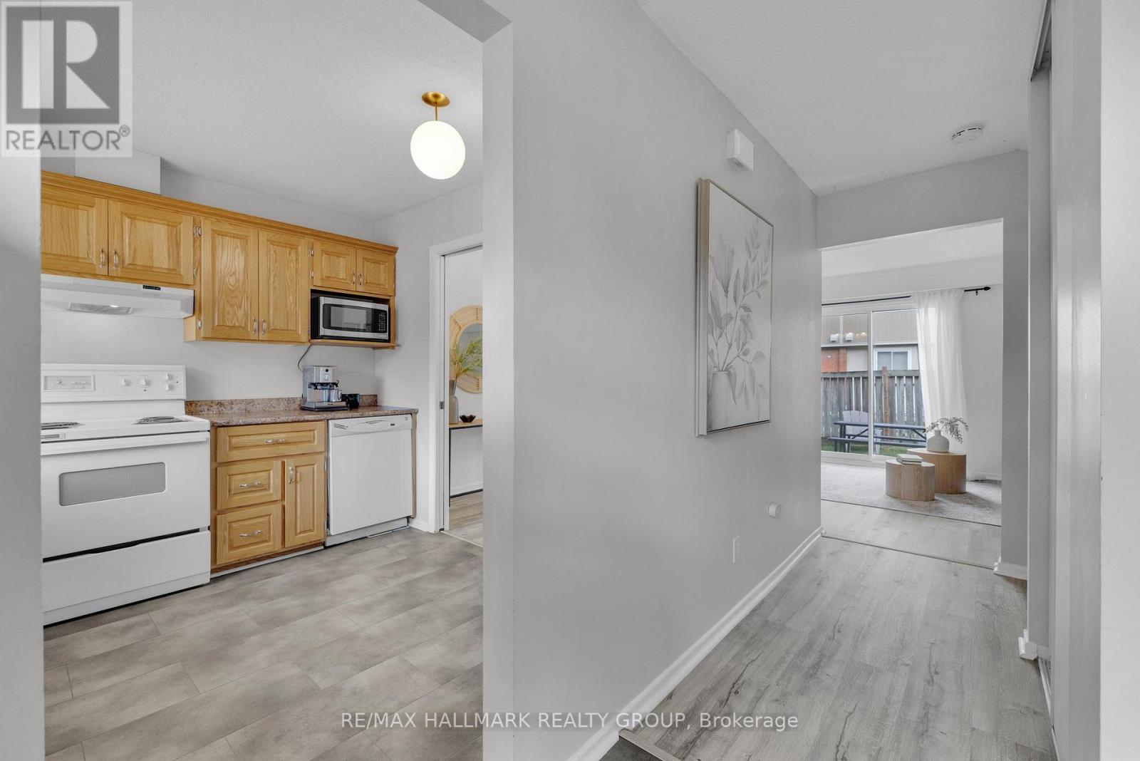 B - 479 Moodie Drive, Ottawa, Ontario  K2H 8T7 - Photo 6 - X12477985
