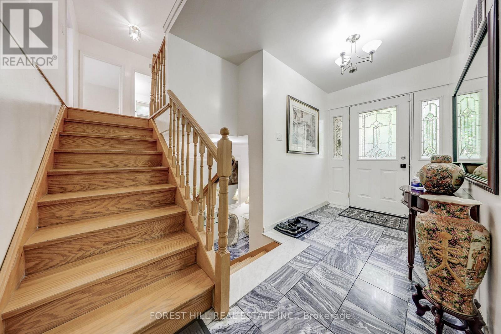 89 Portage Avenue, Toronto, Ontario  M9N 3H2 - Photo 17 - W12414247